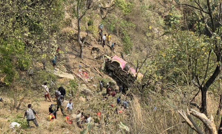 One dies, 38 receive injury in Palpa bus accident – Radio Nepal